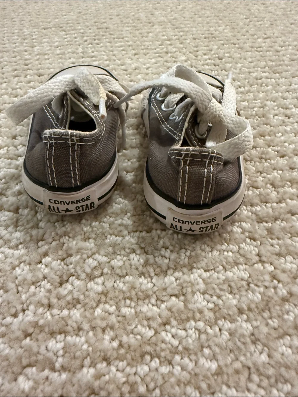 Converse Kids Low-Top Sneakers in Charcoal Gray 2C